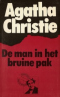 De man in het bruine pak